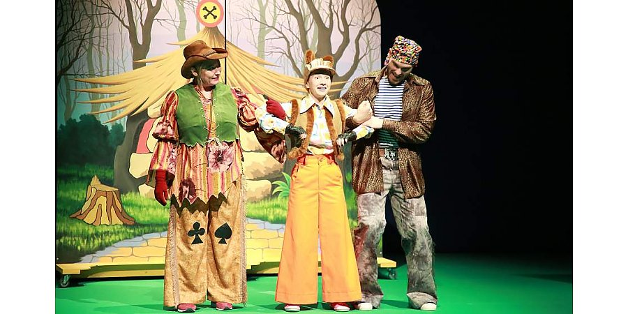 На сцене драматического театра покажут спектакль «Бременские музыканты». Премьера уже в эти выходные