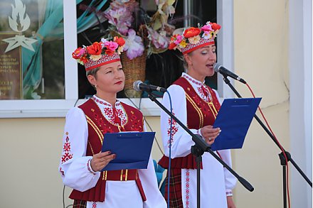 Беларусь — моя песня! На Вороновщине концерты на свежем воздухе приурочили к выборам Президента Беларуси