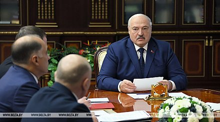 Глобальная обстановка в мире и отношения с США стали темами совещания у Александра Лукашенко
