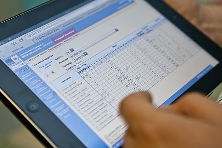 Электронные дневники возвращаются в школы Беларуси