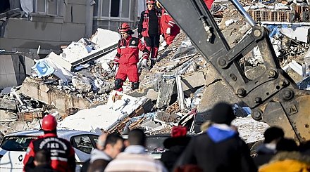 Вице-президент Турции Фуат Октай: число погибших при землетрясении в Турции увеличилось до 5894