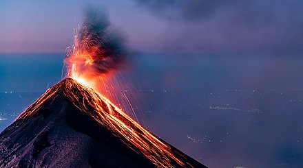 На Гавайях началось извержение крупнейшего в мире вулкана Мауна-Лоа