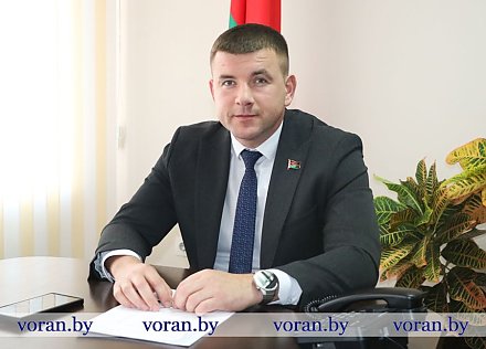 В Вороново прием граждан и прямую линию провел член Совета Республики Национального собрания, председатель Волковысского райисполкома Дмитрий Захарчук