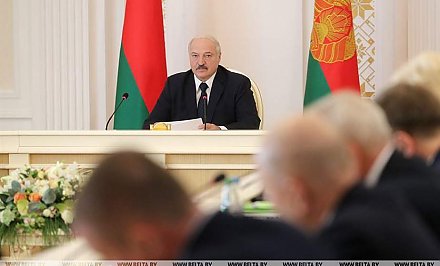 Тема недели: Президент провел совещание с руководством экономического блока Беларуси