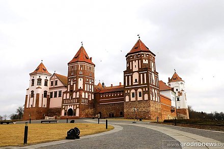 С фонтаном, оранжереей и авторскими скульптурами. В Мирском замке воссоздают уникальный «итальянский» сад XVIII века