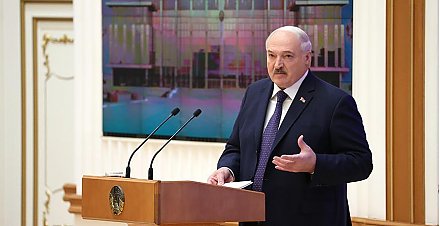 Александр Лукашенко потребовал выстроить надежную защиту от любых внешних факторов. Рассказываем, что имел в виду Президент