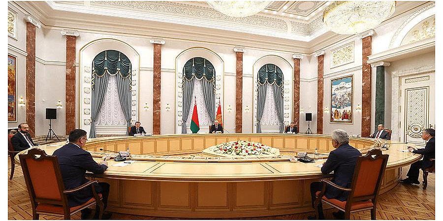 Как пытались завербовать Александра Лукашенко и в чем сила Беларуси. Разбираемся в белорусской политике