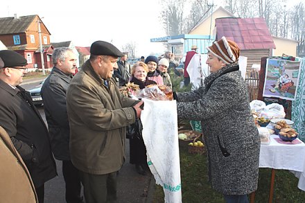 Няхай дабрабыту вам, людзі, прыбудзе!
