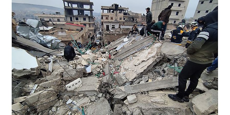 Число погибших при землетрясении в Турции достигло 1014, в Сирии - 403 жертвы
