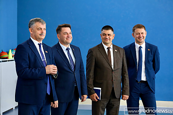 Министр спорта Беларуси Сергей Ковальчук оценил, как в Гродно готовят будущих чемпионов