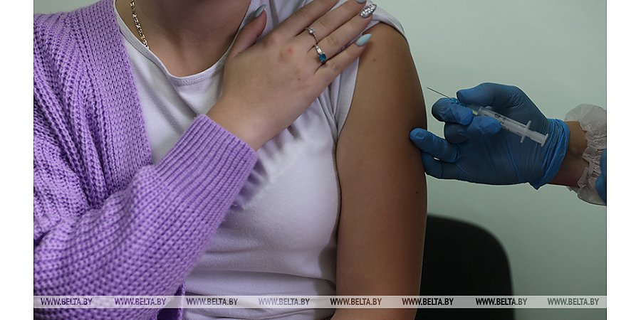 Более 2 млн белорусов получили первую дозу вакцины против COVID-19