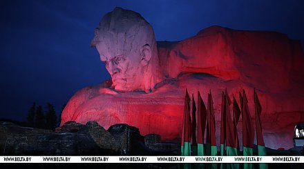 Александр Лукашенко: сберечь мир - священный долг нынешнего поколения белорусов