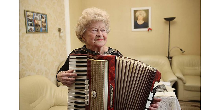 «Счастье наше в том, что, пройдя сквозь смертельный огонь, мы дошли до Победы, дожили до таких лет». 100-летний юбилей сегодня празднует ветеран Великой Отечественной войны Валентина Баранова