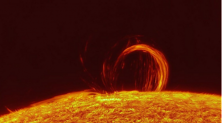 На Солнце произошел взрывной выброс плазмы