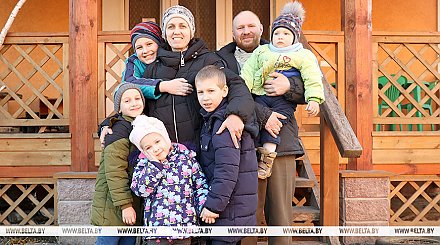 В Беларуси 46 семей воспитывают десять и более детей