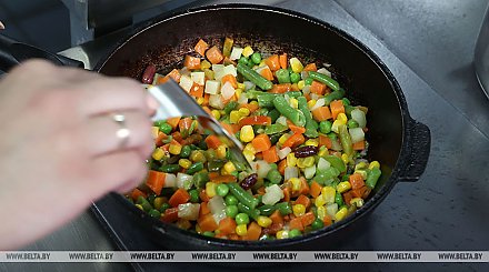 Сколько времени тратят супружеские пары в выходные на домашние дела, рассказали в Белстате