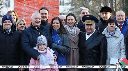 Основной и дублирующий экипажи ЭП-21 в Звездном городке торжественно проводили на Байконур