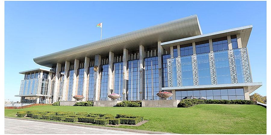 Должная отдача, ускорение и взгляд за горизонт. Чего Александр Лукашенко требует от ученых и Академии наук