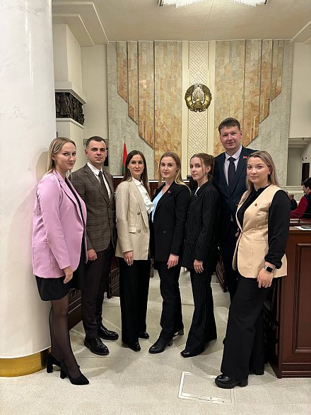 Главный врач Вороновского районного ЦГЭ Александра Рекеть приняла участие во встрече Председателя Палаты представителей с членами Молодежного совета