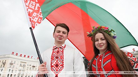 В Беларуси объявлен конкурс творческих работ к 25-летию государственных символов