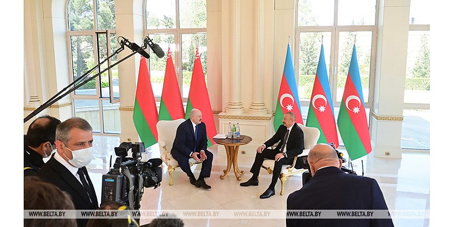 Александр Лукашенко и Алиев проводят встречу в президентском дворце "Загульба"