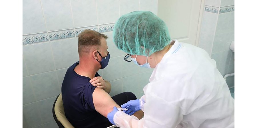 Минздрав разъяснил порядок проведения повторной вакцинации против COVID-19