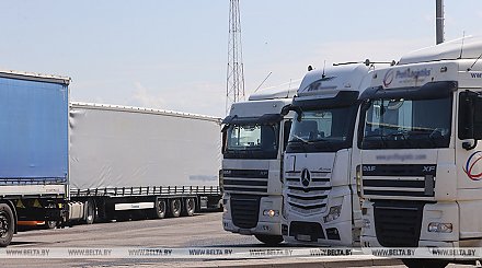 ГПК: более 400 грузовиков и легковушек ожидают въезда в ЕС