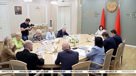 Наталья Кочанова: нужно обеспечить хорошей школьной формой ребят из самых маленьких деревень