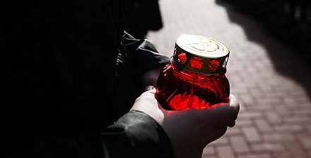 Акция "Свеча памяти" началась в МИД и во всех белорусских загранучреждениях