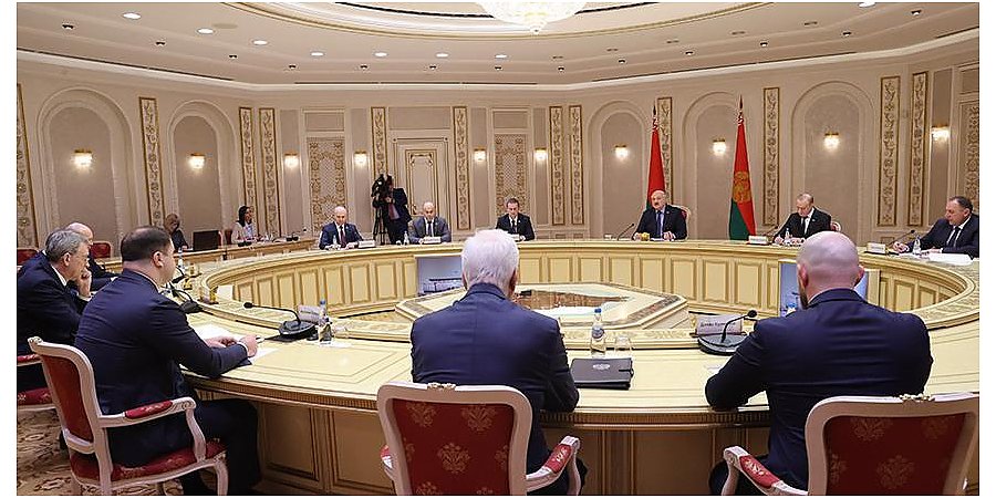 Александр Лукашенко рассказал о контактах с Владимиром Путиным в течение суток после теракта в Подмосковье