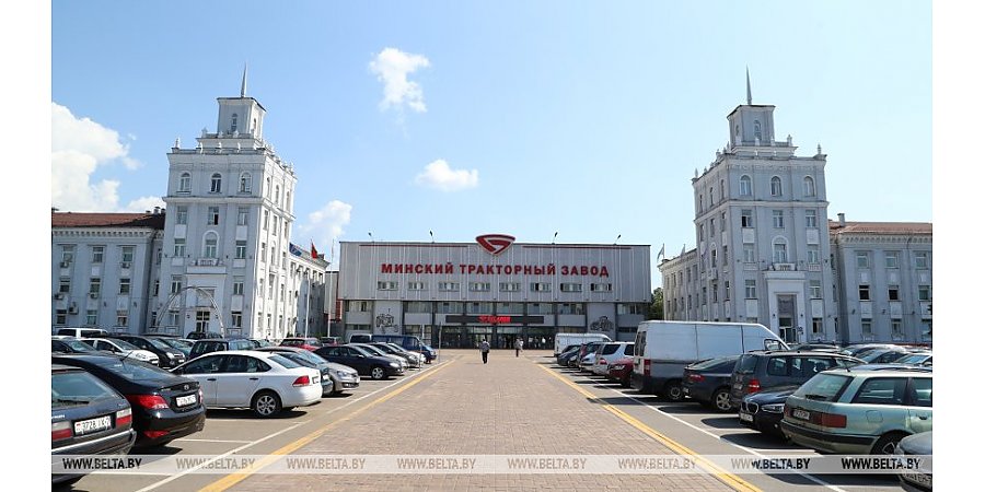 Александр Лукашенко абсолютно уверен в перспективах развития МТЗ: на продукцию завода огромный спрос в мире