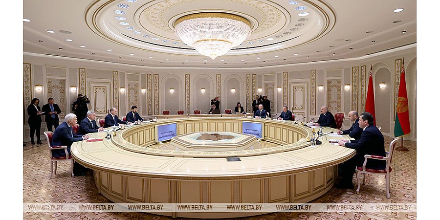 Александр Лукашенко продолжил практику встреч с главами регионов России, на этот раз - с губернатором Ростовской области