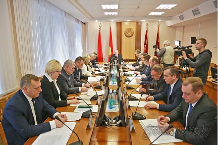 Выполнение мероприятий по реализации Директивы №2. Создание прочной кормовой базы. Эти вопросы обсуждались на заседании облисполкома