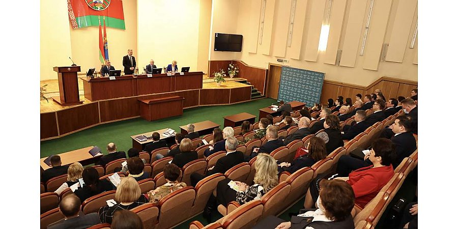 О промышленности, бизнесе и развитии инфраструктуры. В Лиде проходит выездная сессия областного Совета депутатов (Будет дополнено)