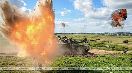 ФОТОФАКТ: Танковый биатлон прошел на Линии Сталина