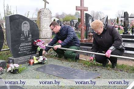 На Вороновщине в рамках республиканского субботника привели в порядок места боевой и воинской славы, захоронения воинов и ветеранов