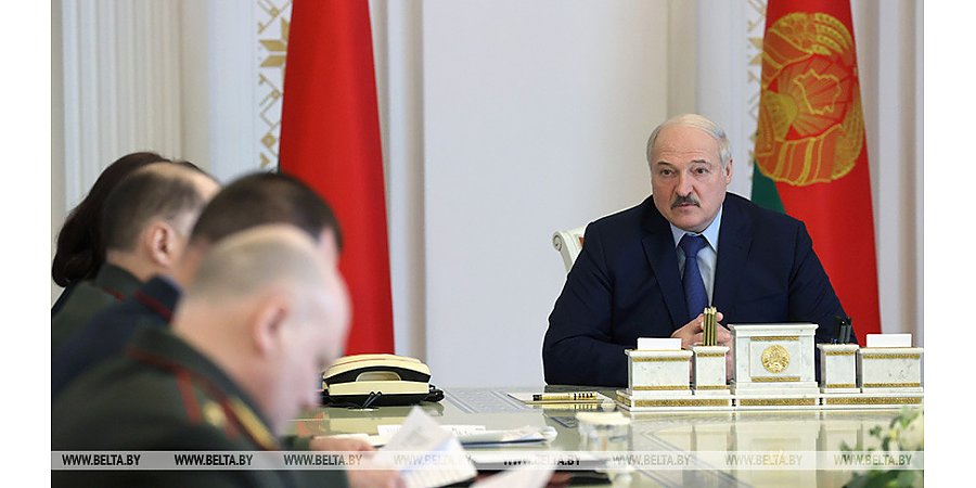 Александр Лукашенко подчеркивает важность обеспечить спокойную и безопасную жизнь граждан