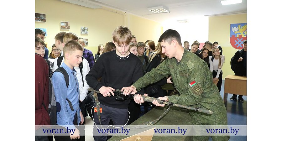Для тех, кто мечтает стать генералом. В Вороновском районе прошла профориентационная встреча для школьников