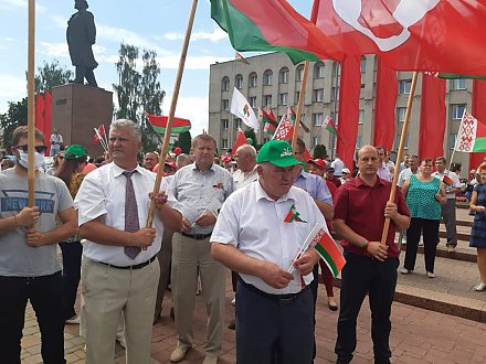 Представители районов области приняли участие в митинге «Не дадим развалить страну!» (обновляется)