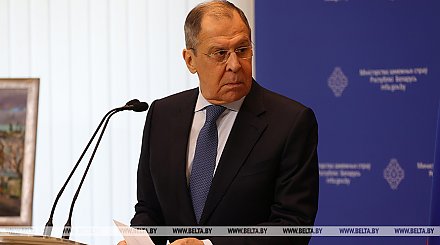 Стабилизации обстановки в Беларуси будет способствовать конституционная реформа - Лавров