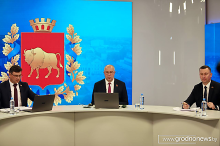 Председатель Гродненского горисполкома Андрей Хмель рассказал о ближайших планах по ремонту дорожного покрытия в Гродно