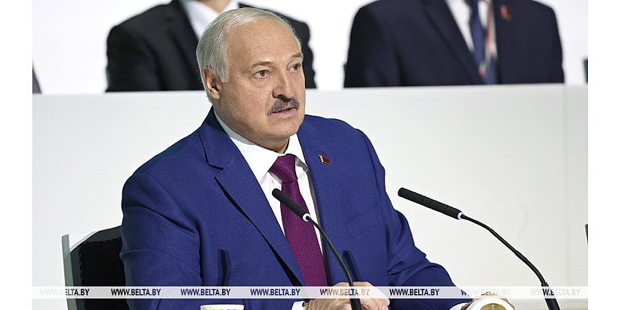 "Думайте и не обижайтесь потом на государство". Александр Лукашенко высказался о распределении специалистов