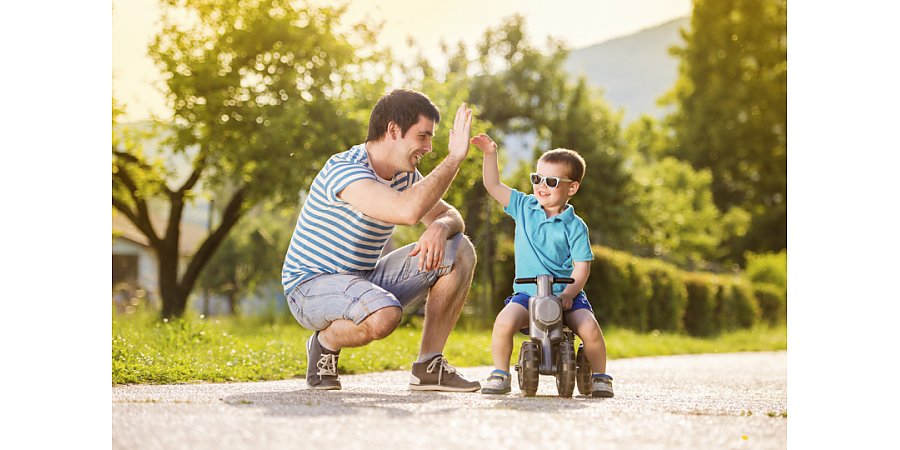 Когда родители могут взять дополнительный выходной, рассказали в Минтруда
