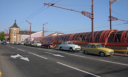 Польские туристы приехали в Гродно на ретроавтомобилях