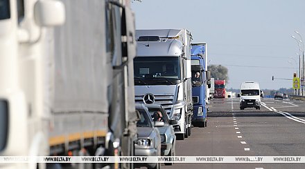 ГПК: более 900 фур и легковушек ожидают на границе въезда в Евросоюз