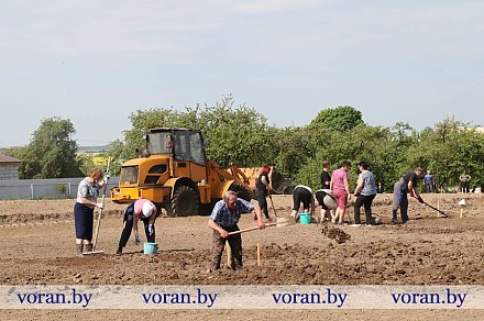 Трудовое единство. На Вороновщине прошел районный субботник