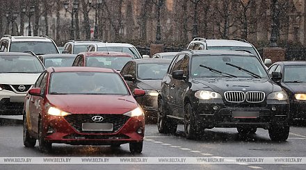 МВД напоминает о правилах движения в снегопад и гололедицу