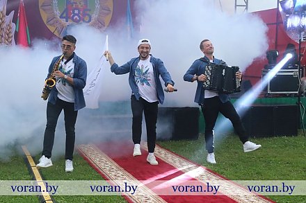 Безудержный движ! В Вороново выступила группа «Дрозды»