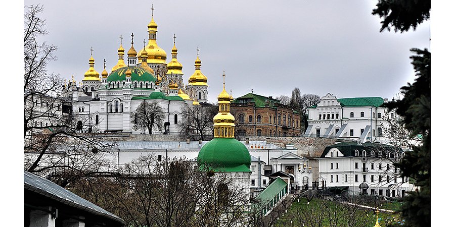 Вспышку в небе над Киевом объявили падением спутника NASA