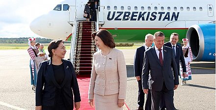 Начался визит в Беларусь парламентской делегации Узбекистана